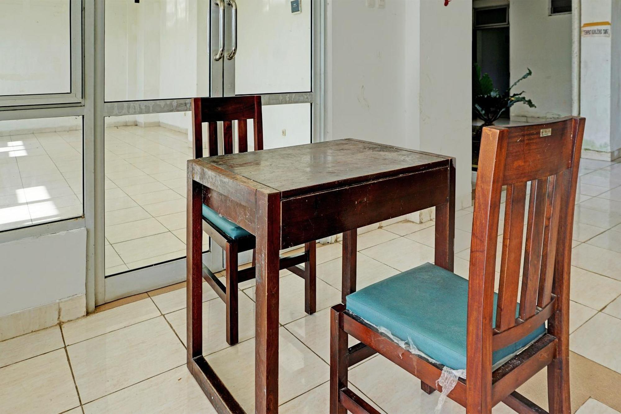 Spot On 92374 Penginapan Rusunawa Malang Exterior photo